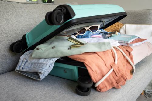 Viajar com CBD: Regras para Voos Nacionais e Internacionais