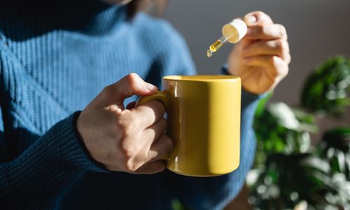 Cannabis medicinal pode aumentar o apetite? Entenda o papel do THC e do CBD