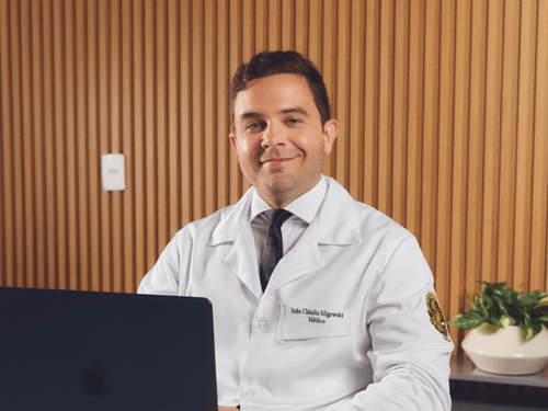 Consulta na Click Cannabis: Por que o acompanhamento médico é essencial