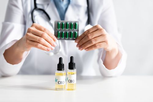 Canabidiol x Ibuprofeno: por que atletas estão mudando suas escolhas?