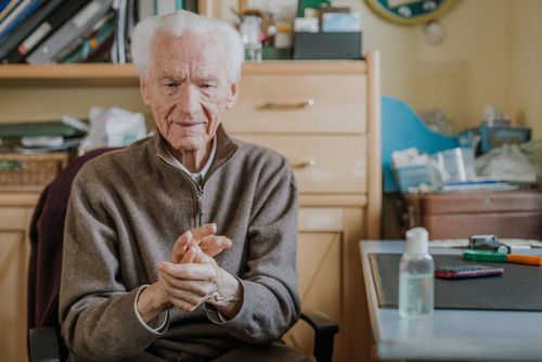 Viver melhor com Parkinson: o papel da cannabis medicinal