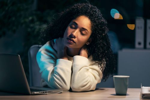 Canabidiol e Saúde Mental: Como o CBD pode reduzir o esgotamento na era digital