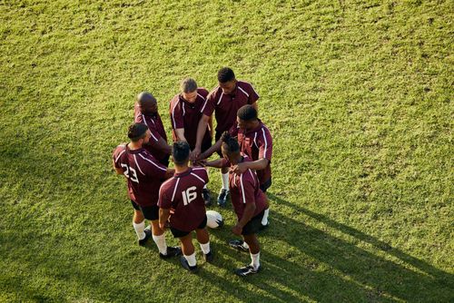 Canabidiol no futebol: Como o CBD pode melhorar a performance e recuperação