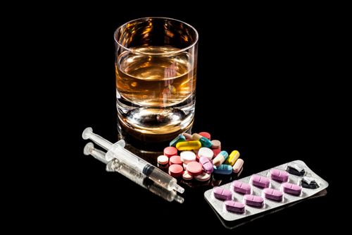CBD x medicamentos convencionais: qual o papel do canabidiol no tratamento da dependência alcoólica