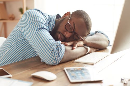 Jet Lag e CBD: Como o Canabidiol pode ajudar no ajuste do relógio biológico