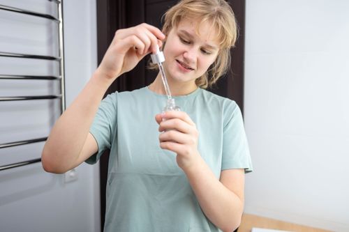 Cannabis medicinal em adolescentes: O que diz a lei Brasileira