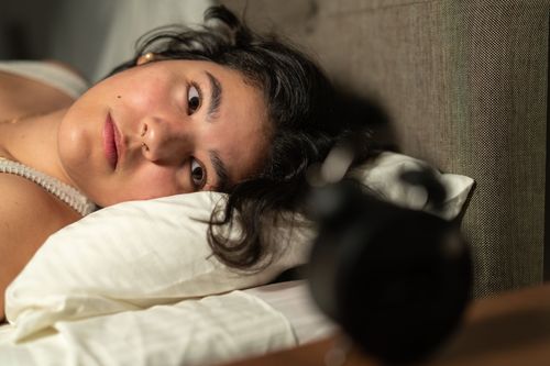 Insônia: riscos de noites mal dormidas e caminhos para recuperar o sono